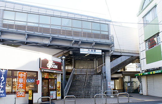 急行停車駅でもある京急逗子線六浦駅