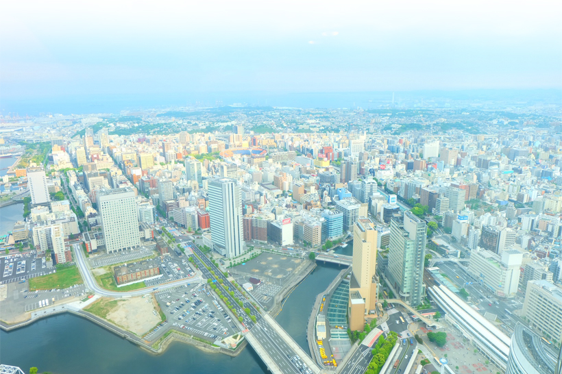 横浜の丘陵地を美しく演出する、計画的に開発された街並みに住まう。